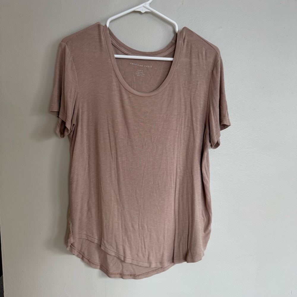 American Eagle super soft and comfortable blush T-shirt